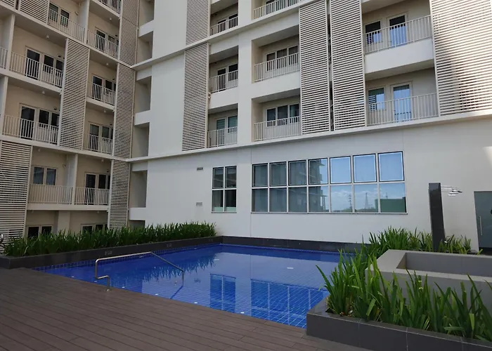 At Park Mckinley West 4* Manila