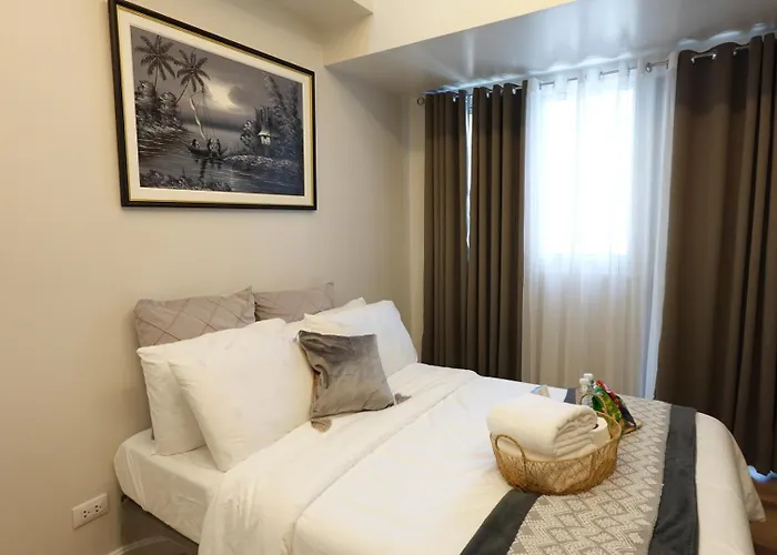 Apartahotel At Park Mckinley West Manila