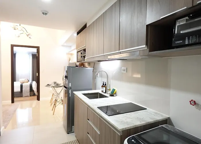 Apartahotel At Park Mckinley West Manila