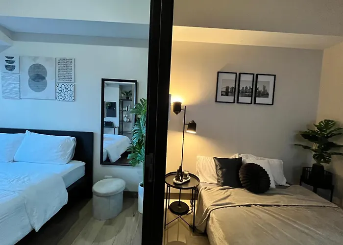 Apartahotel At Park Mckinley West Manila