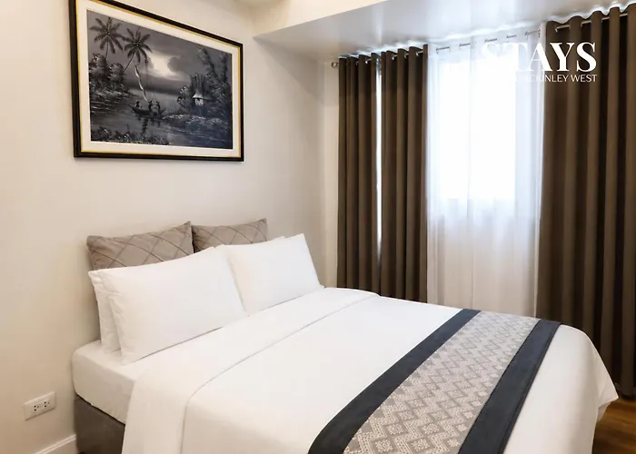 At Park Mckinley West A&b And C&d 4* マニラ市